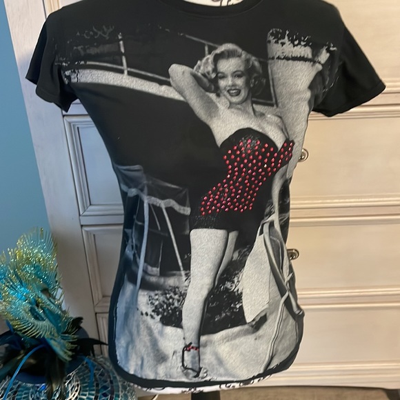 Women’s Marilyn Monroe, pick up red bling embellished, canvas, T-shirt, medium - Picture 2 of 8